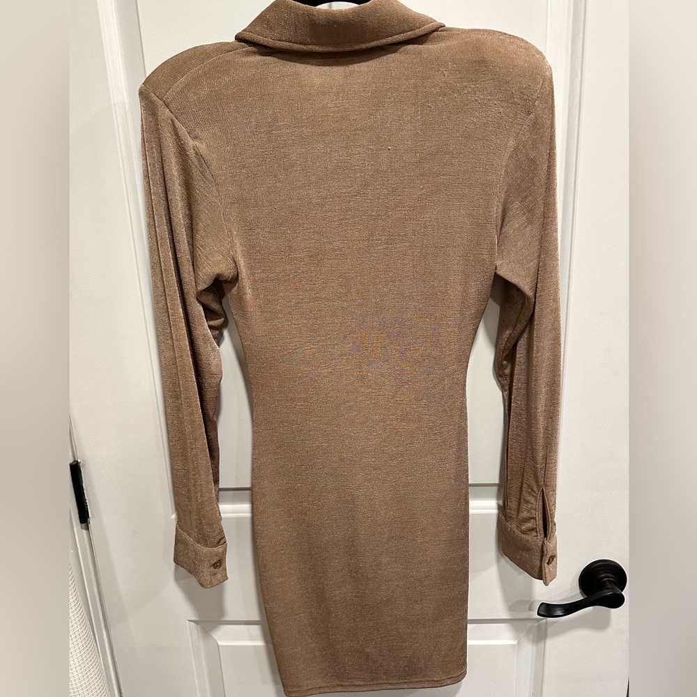 MABLE Front Ruched Button-Down Skinny Mini Shirt Dress Taupe Women’s Small - Picture 3 of 6